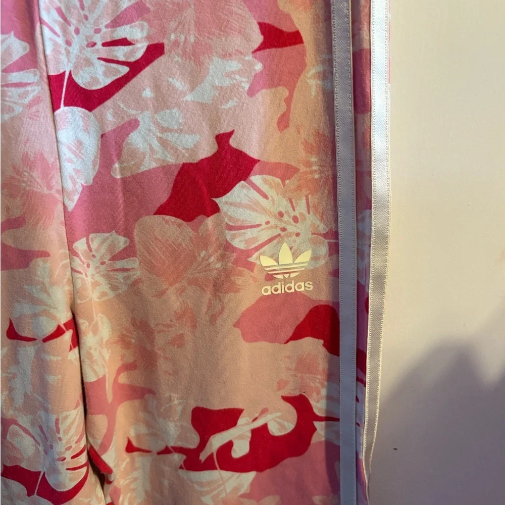 Adidas Pink and White Floral Leggings - Picture 4 of 4